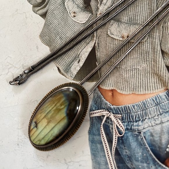 KIMYA JOYAS Artisan Hand Engraved Labradorite Sterling Silver Pendant is NWOT! - Picture 5 of 11